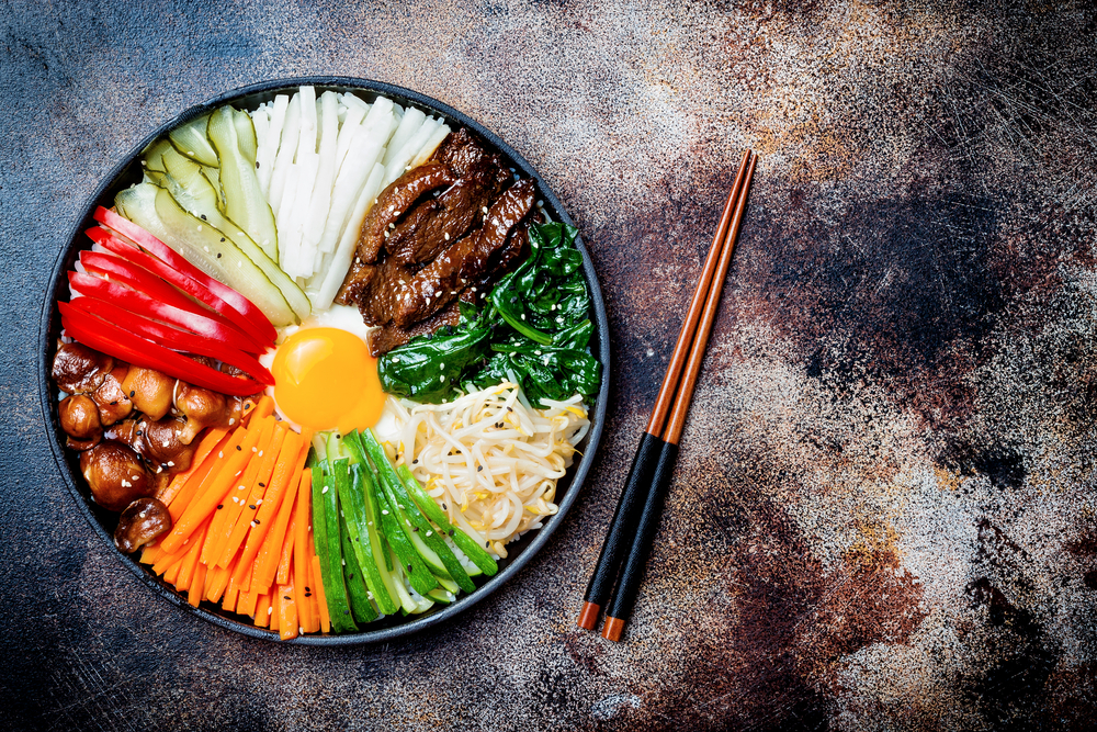 ▷ ¿Qué es el bibimbap coreano? Ingredientes, receta y cómo comerlo
